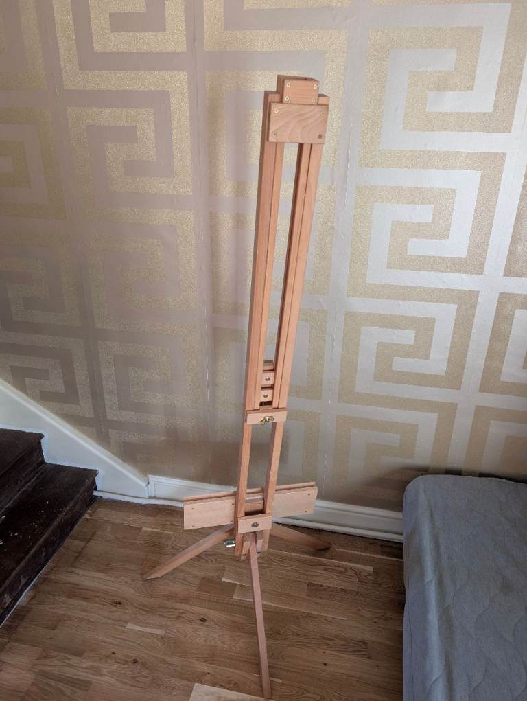Radial easel