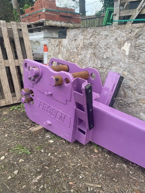 Prodem 13-20 ton excavator / digger concrete pipe lifter, 65mm / 80mm multi fit pins