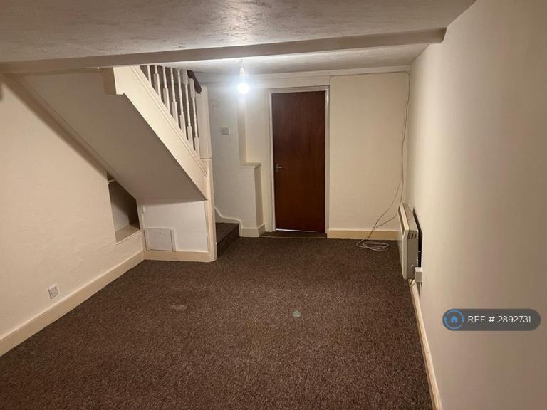 1 bedroom flat in Boulevard, Weston-Super-Mare, BS23 (1 bed) (#2892731)