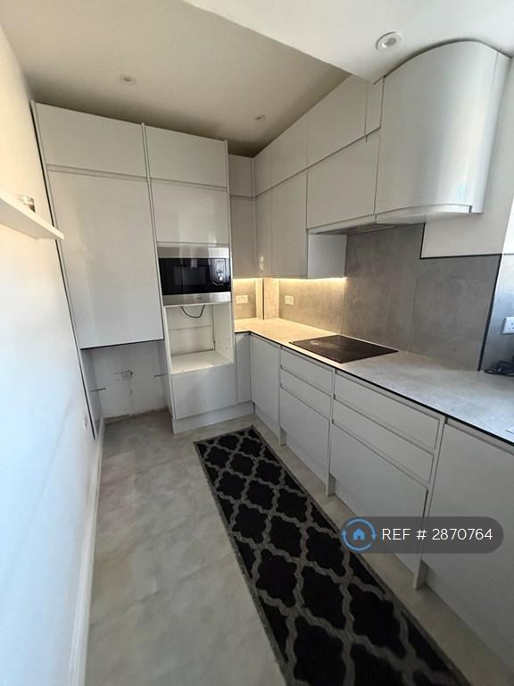4 bedroom flat in Amhurst, London, N16 (4 bed) (#2870764)