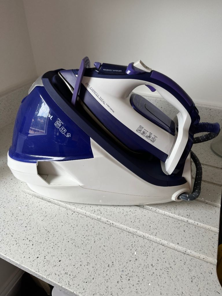 Tefal Pro Express Steam Generator Iron – excellent condition