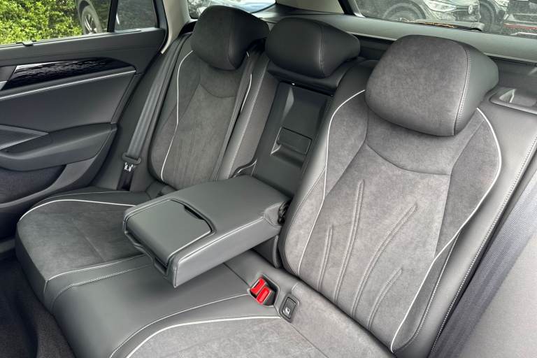 2025 Volkswagen Passat 1.5 eTSI MHEV Elegance DSG Euro 6 (s/s) 5dr Estate Automatic