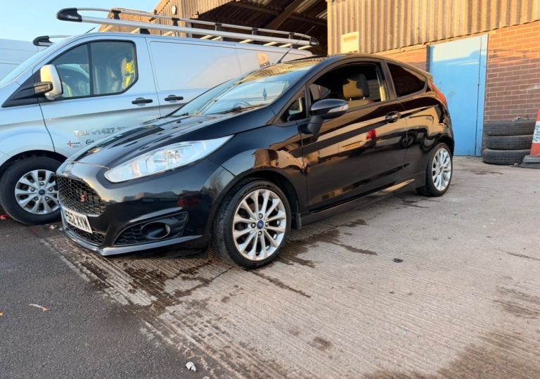 Ford, FIESTA, Hatchback, 2013, Manual, 1560 (cc), 3 doors