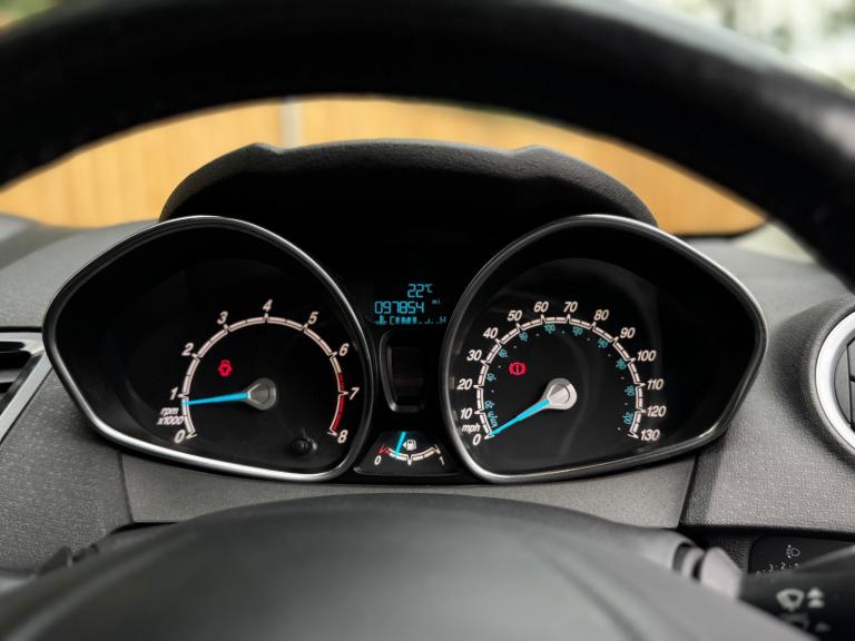 2016 Ford Fiesta 1.25 82 Zetec 5dr HATCHBACK Petrol Manual