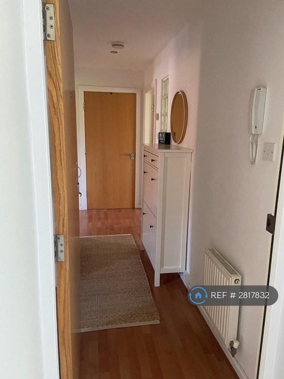 2 bedroom flat in City Quay, Liverpool, L3 (2 bed) (#2817832)