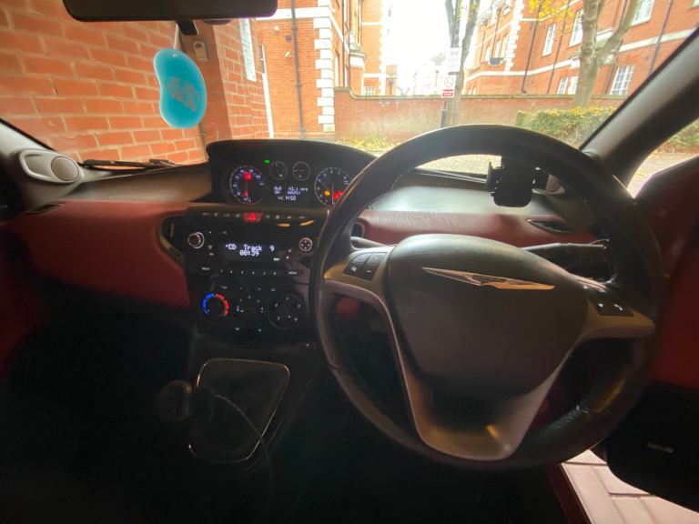 Chrysler, YPSILON, Hatchback, 2012, Manual, 1242 (cc), 5 doors