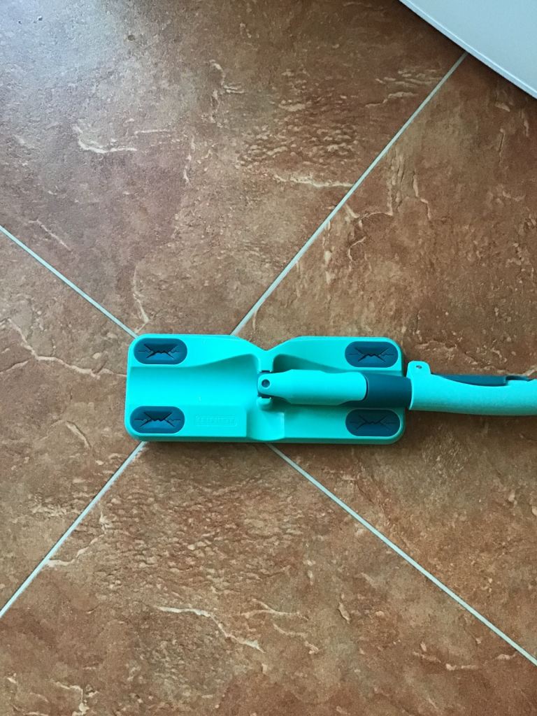 LEIFHEIT EXTENDING HANDLE FLOOR MOP
