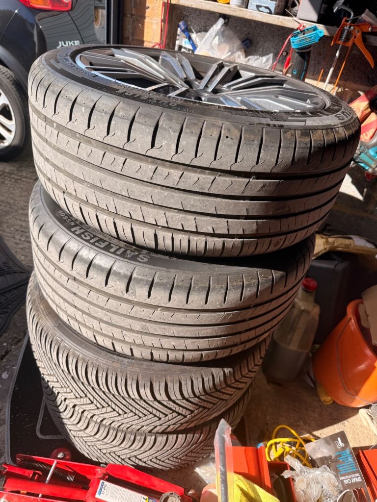 Genuine bmw alloy wheels with tyres g20-30