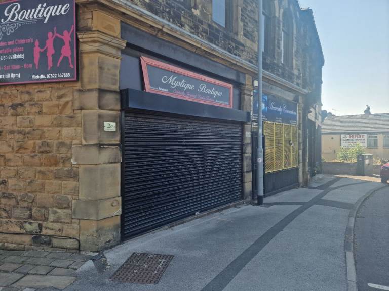 Retail Shop unit on busy main road parade
