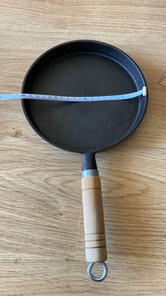 Cast Iron Frying Pan with Wooden Handle – Good Condition