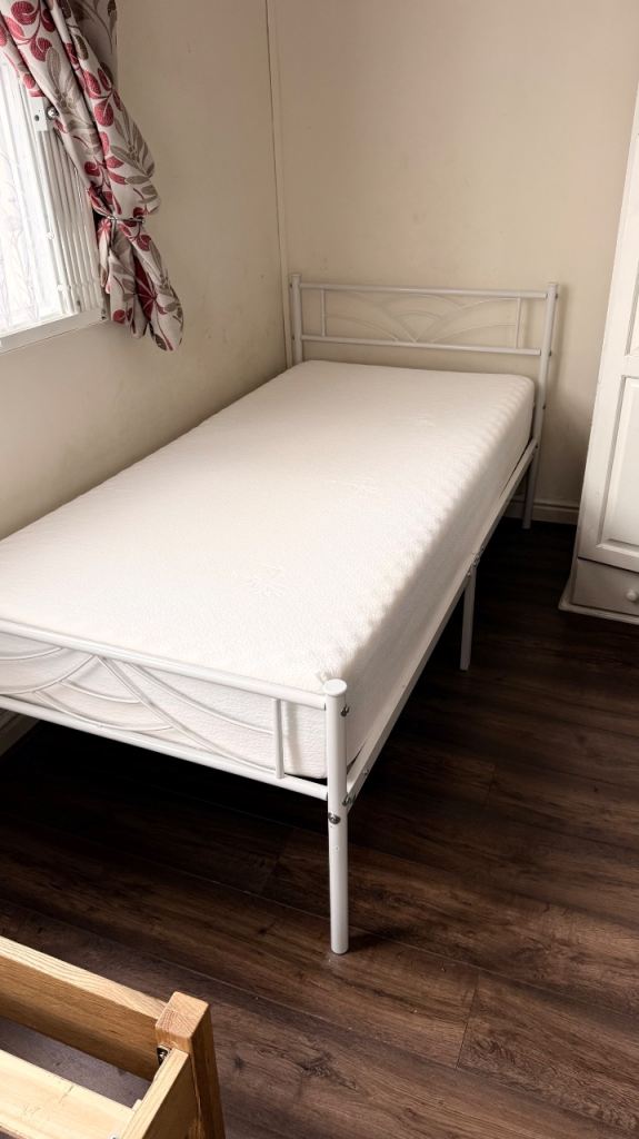 Bed and Mattress Vesgantti