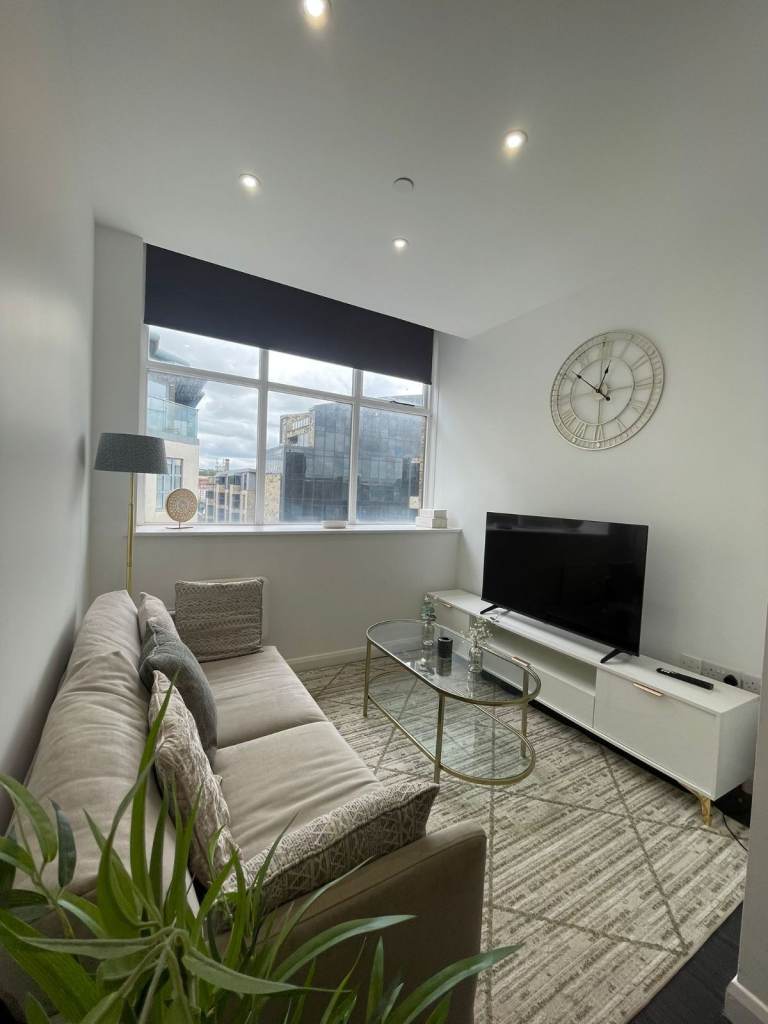 Contemporary 1 Bed Apartment | Little Germany | Bradford City Centre
