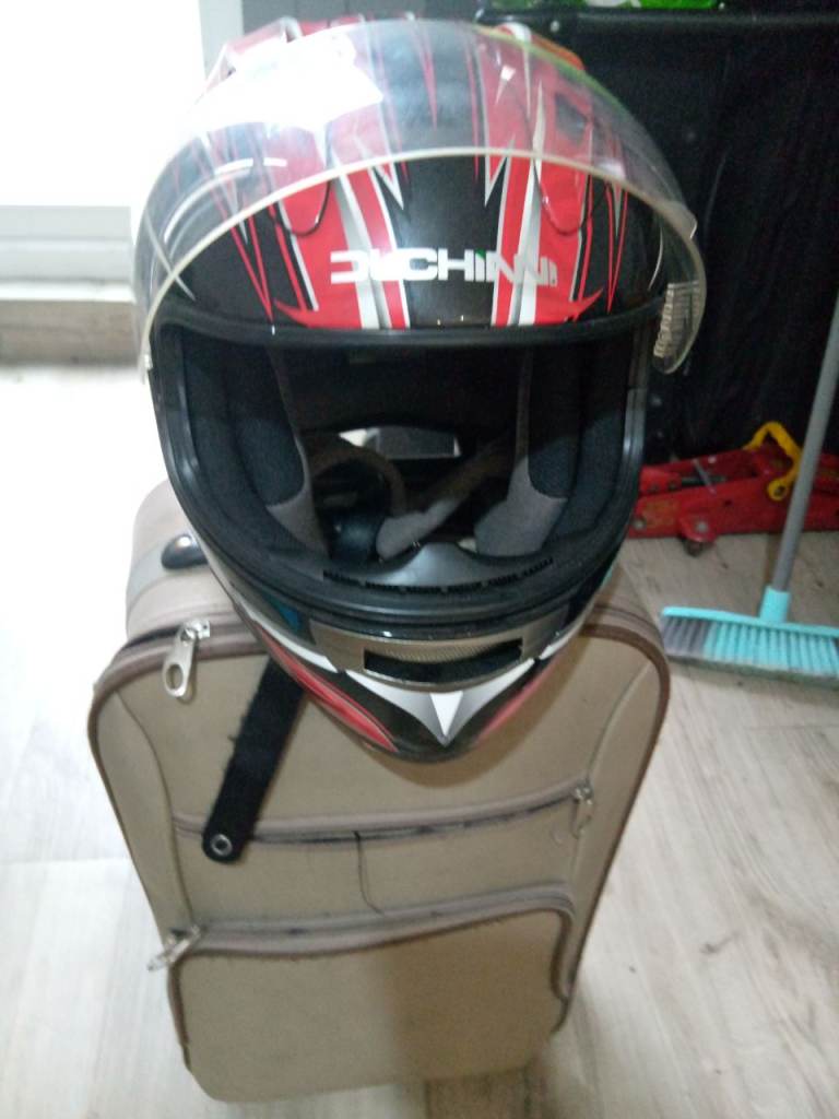DUCHINI Motorcycle Helmet SIZE SMALL  - Red and Black, Good Condition