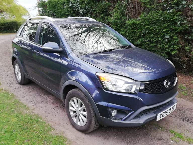 Ssangyong Korando manual 4x4, 2.0 turbo diesel, £1995 ono
