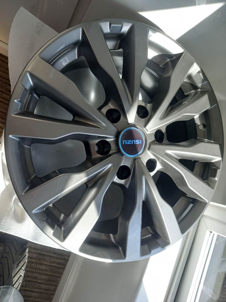 Isusu alloy wheels 
