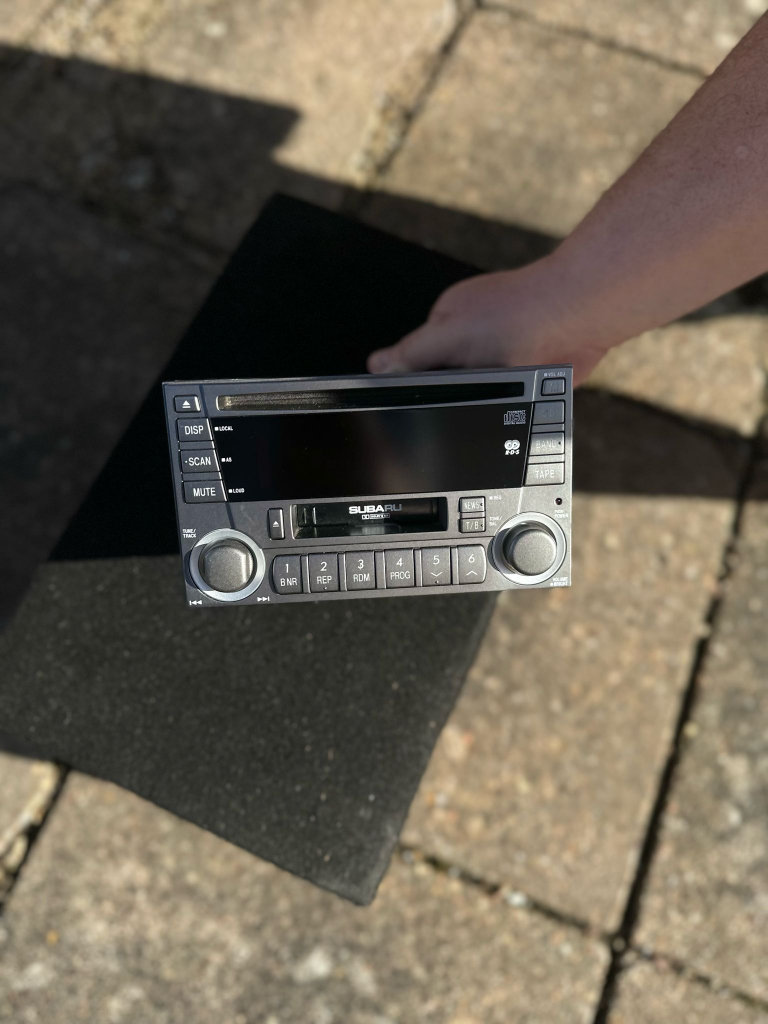 subaru impreza genuine head unit 