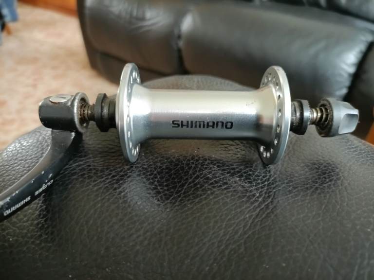 Shimano front hub 36 hole rs400