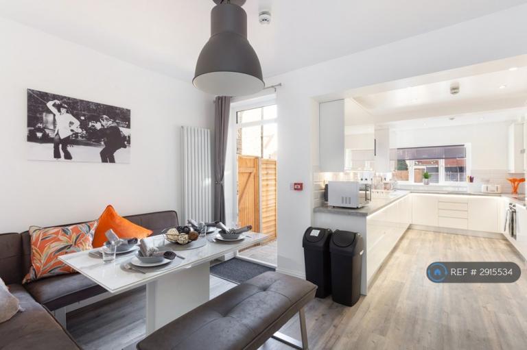 1 bedroom in Princes Avenue, Watford, WD18 (#2915534)