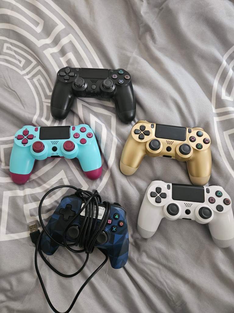 PS4 genuine wireless controllers Fully working 