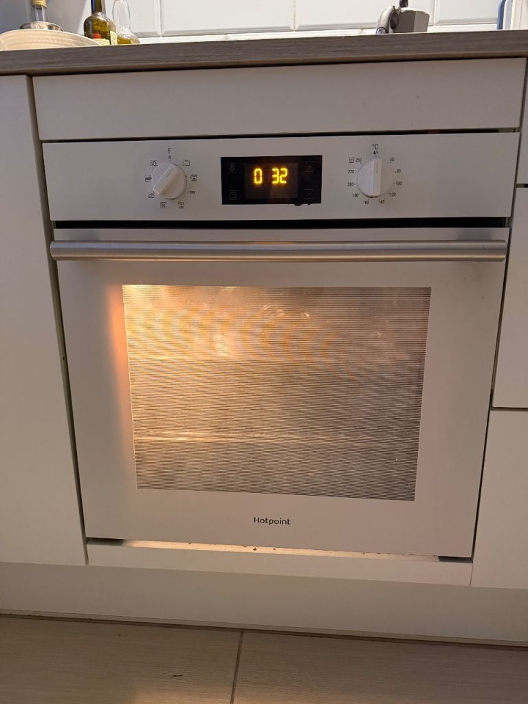 HOTPOINT Built-in Oven – White