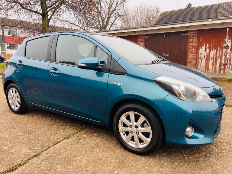 Toyota Yaris 2012 Hybrid Automatic 1.5 Ltr Cheap Road Tax £20 Year Fully Service Ready To Go 