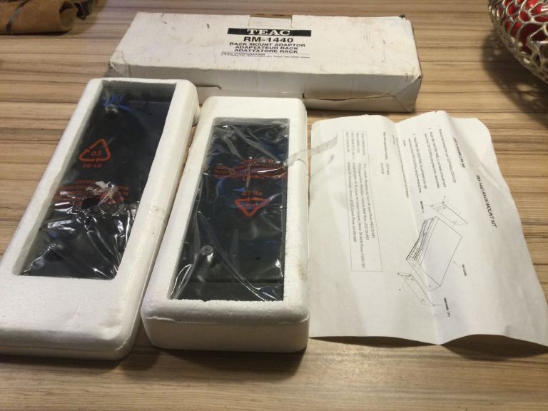 Rack mount kit for audio, studio equipment 