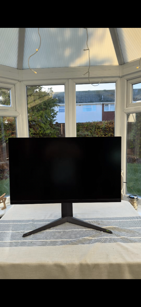 LG UltraGear 4K Gaming Monitor 27GR93U 144hz