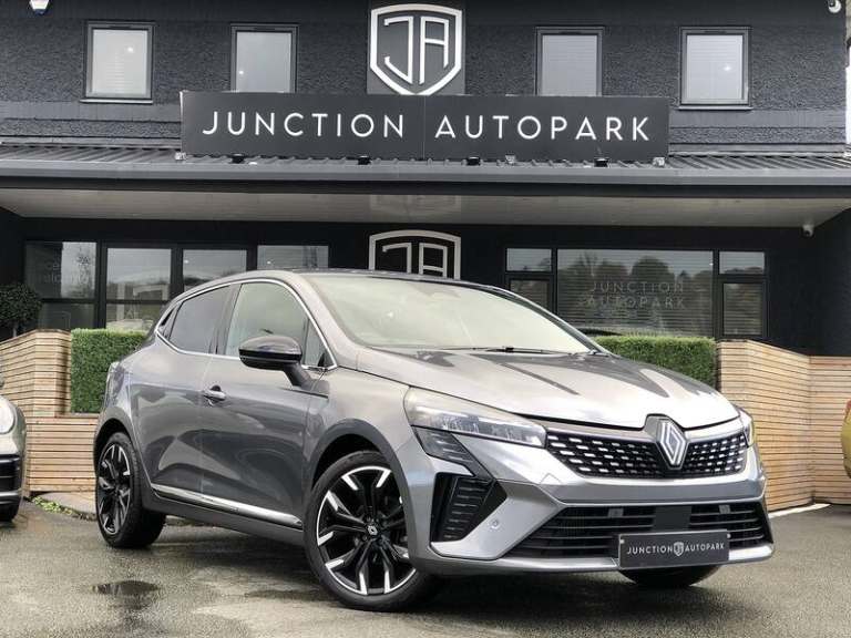 2024 Renault Clio TCe techno Hatchback Petrol Manual