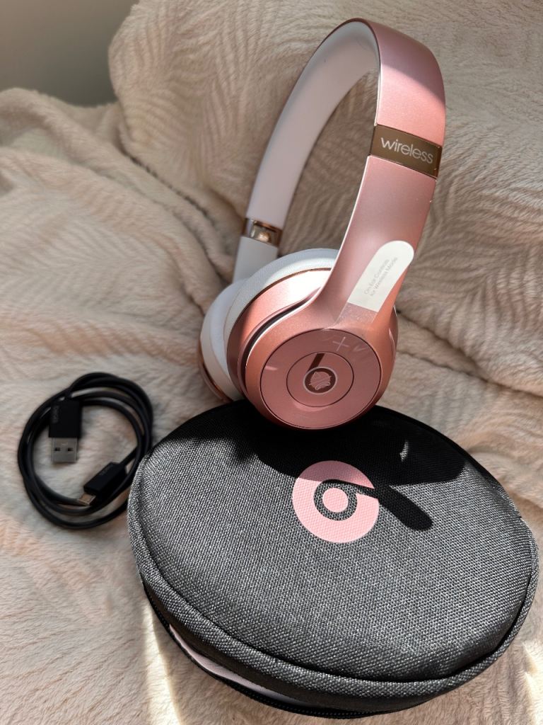 Beats Solo3 Wireless Headphones – Rose Gold, Good Condition