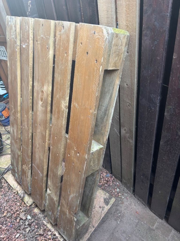 FREE Wooden Pallet for Garden Projects or Firewood