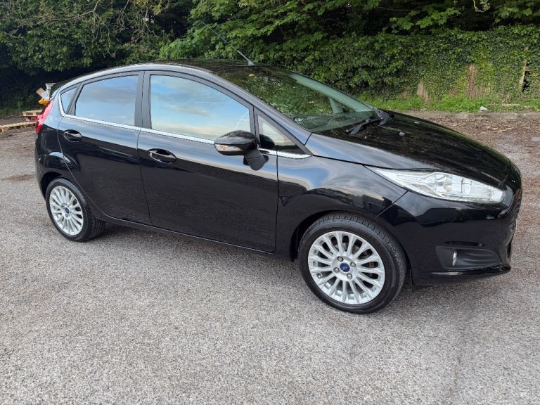Ford, FIESTA, Hatchback, 2015, Semi-Auto, 1597 (cc), 5 doors