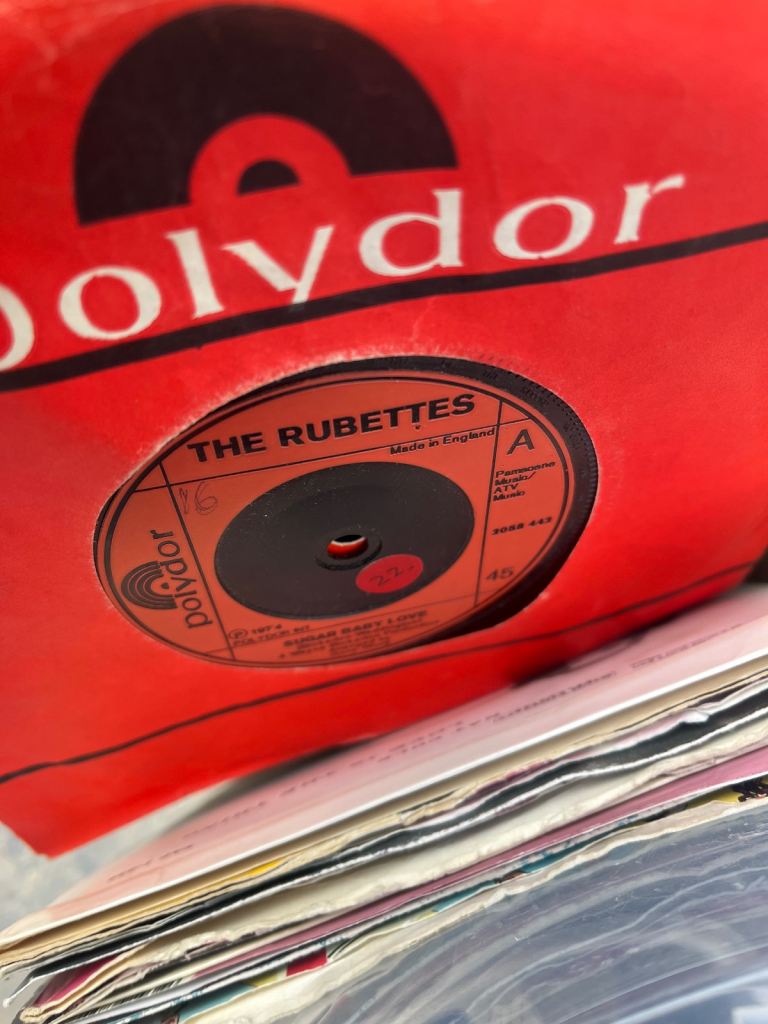 Job lot 7” records round 300