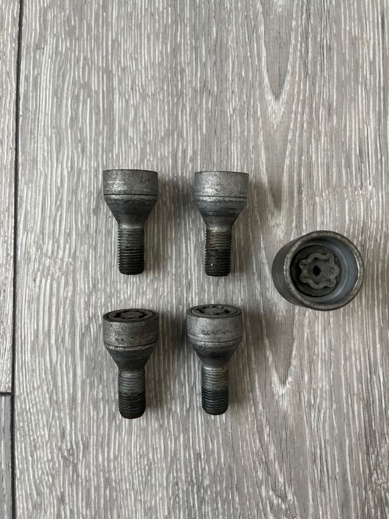 Genuine Fiat 500 Locking Wheel Nuts (Bolts)