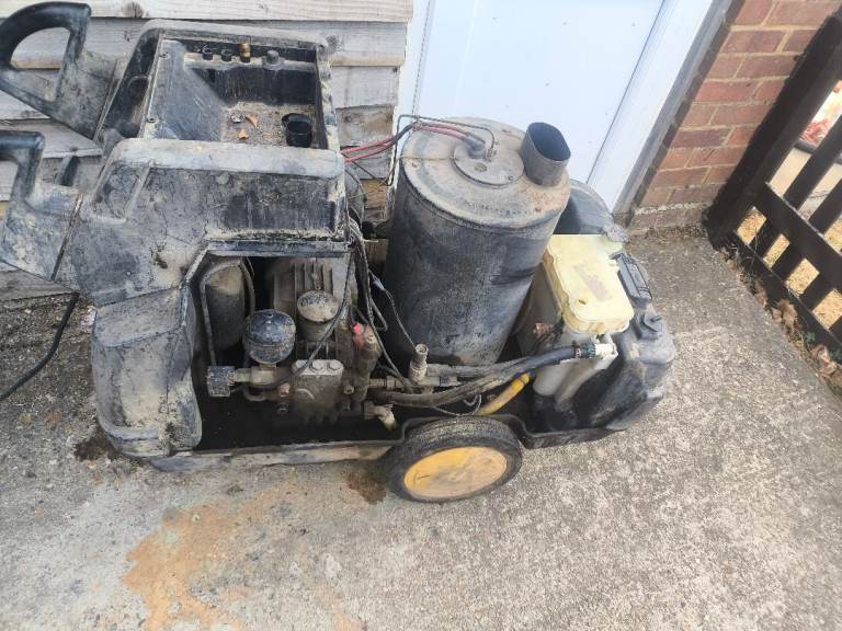 Karcher HDS 895 Pressure Washer – Spares or Repair