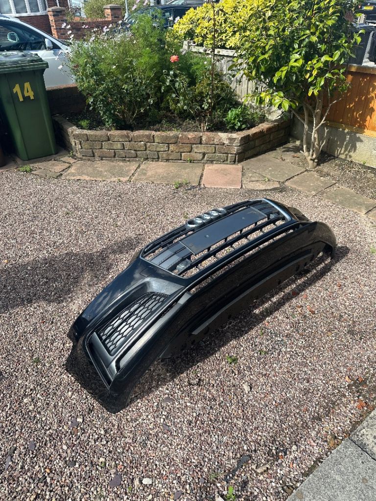 Audi a5 2018 b9 front bumper * damaged*