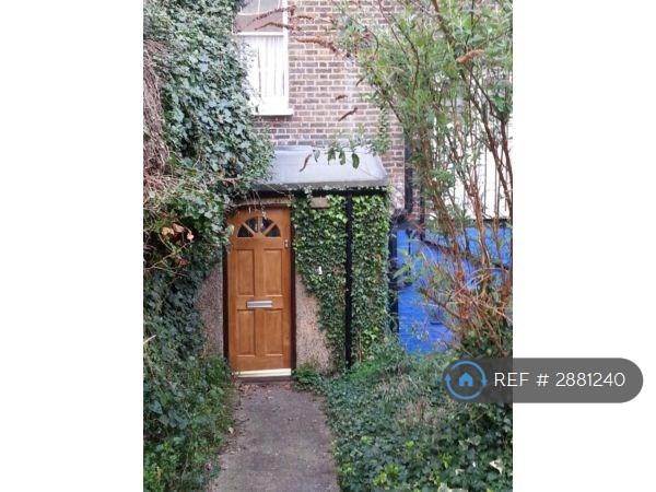 1 bedroom flat in Caledonian Road, London, N1 (1 bed) (#2881240)