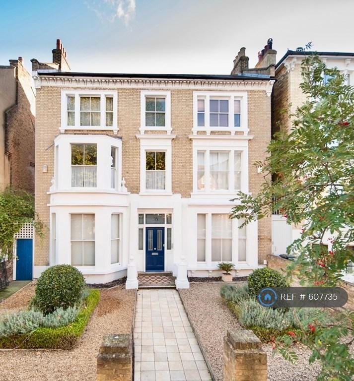 1 bedroom flat in The Chase, London, SW4 (1 bed) (#607735)