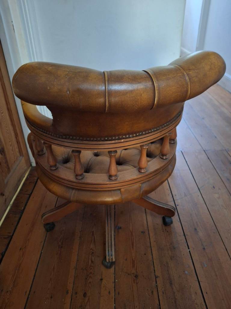 Vintage Style Leather Swivel Office Chair – Good Condition