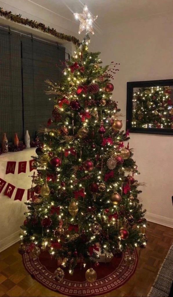 Balsam Hill Vancouver Spruce 7ft pre-lit Christmas tree