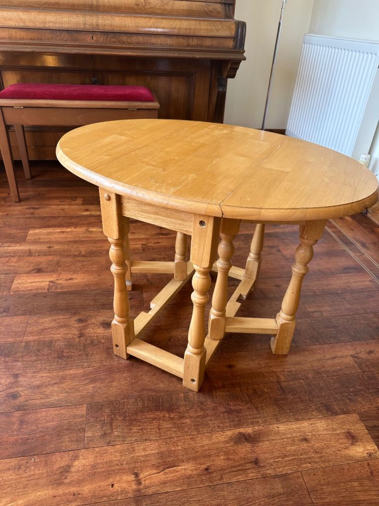 Wooden Drop-Leaf coffee Table – Good Condition, Compact Design
