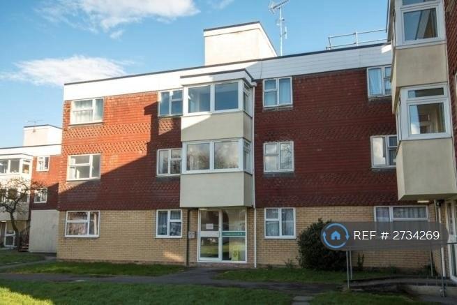 2 bedroom flat in Langdale Gardens, Reading, RG6 (2 bed) (#2734269)