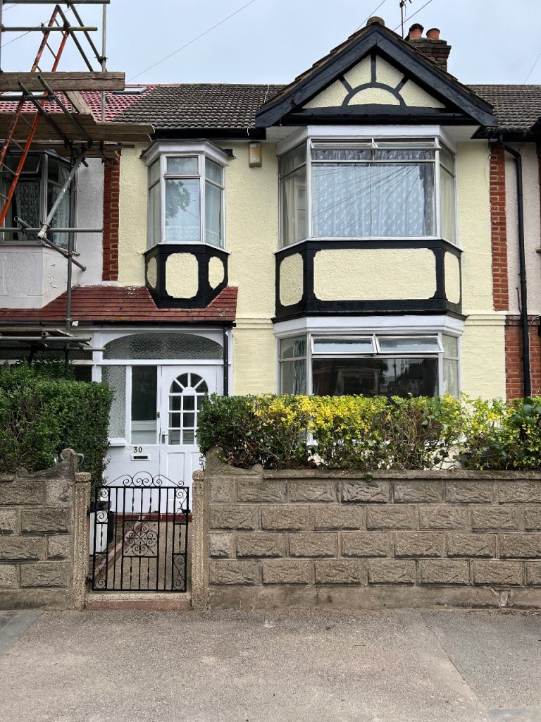 3 Bedroom House - Newly Refurbished - For Families Only