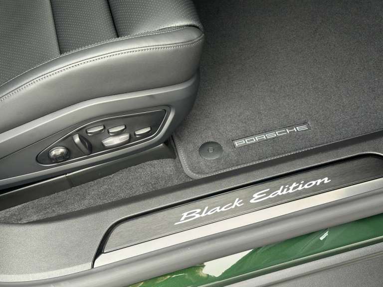 2025 Porsche Taycan 440kW 105kWh 4S Black Edition 4dr Auto Saloon Electric Automatic