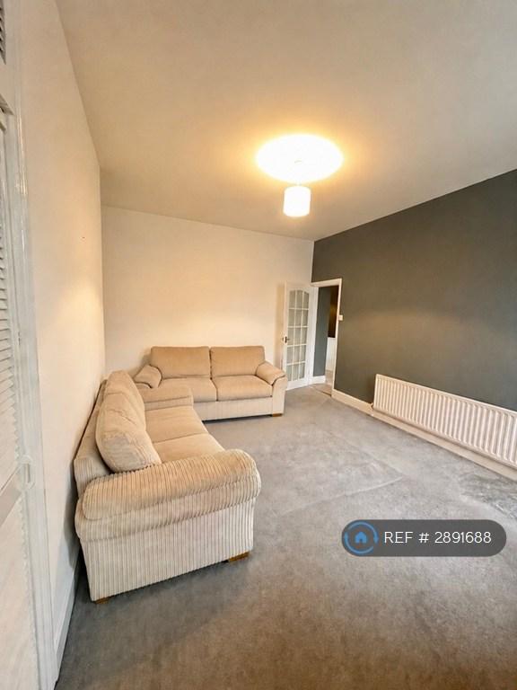 3 bedroom flat in Brownlow Road, South Shields, NE34 (3 bed) (#2891688)