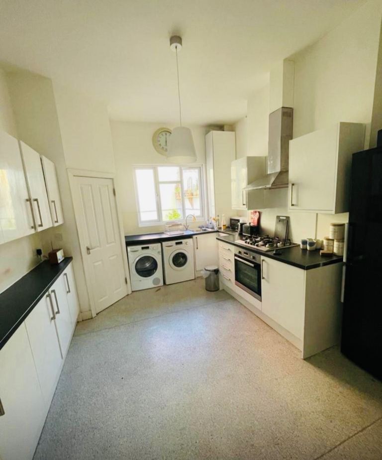 All bill included, bright double near brighton centre