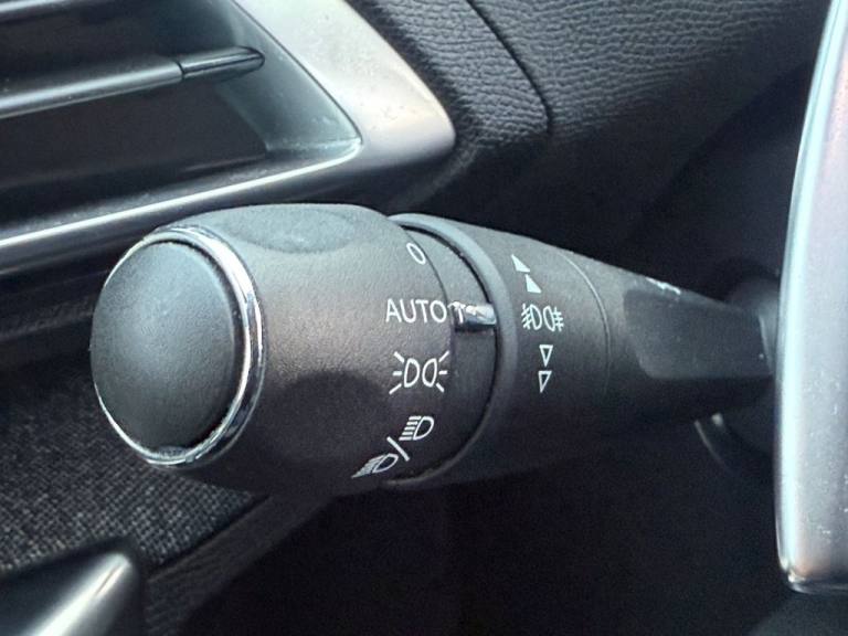 2017 Peugeot 3008 1.2 Puretech Allure 5dr EAT6 HATCHBACK PETROL Automatic