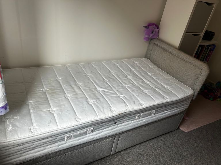 Grey Single Divan Bed with Headboard – Grey, Good Condition