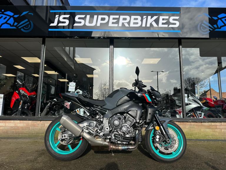 YAMAHA MT10 2023 - 4096 MILES - CYAN STORM - VERY CLEAN