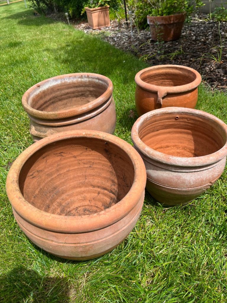4 Terracotta Planters