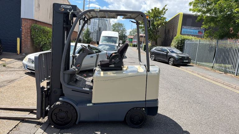 Crown 3 ton electric forklift 